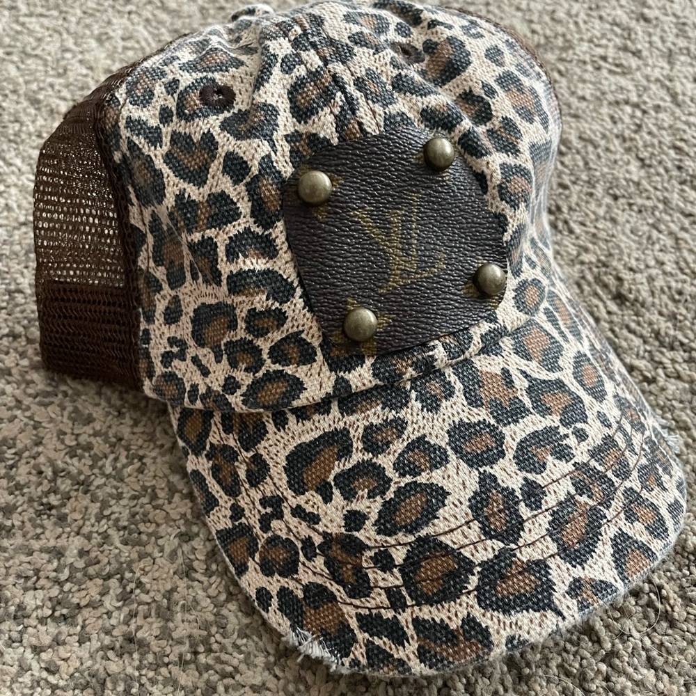 Vintage Boho LV Leopard Print Trucker Hat